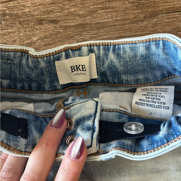 BKE Light Blue Frayed YOUTH Jean Shorts - Picture 3 of 7